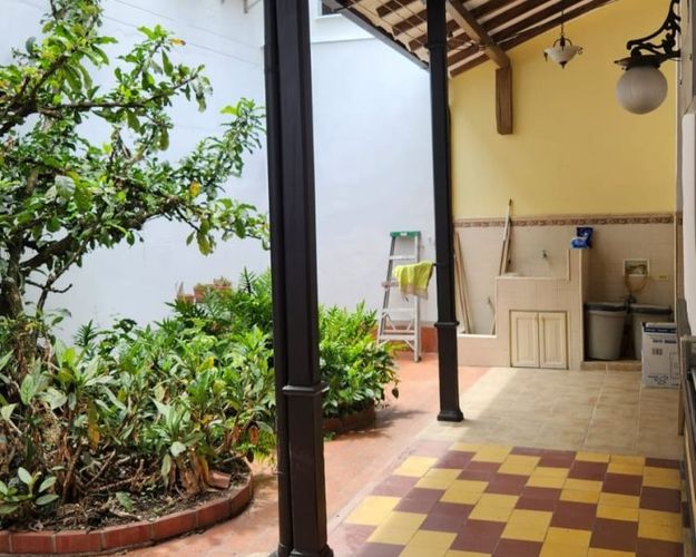 Casa de 5 alcobas en arriendo en Mugá, Envigado, 400 m² · foto 5 de 16