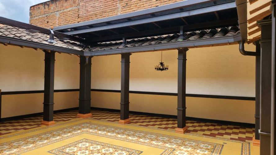 Casa de 5 alcobas en arriendo en Mugá, Envigado, 400 m² · foto 7 de 16