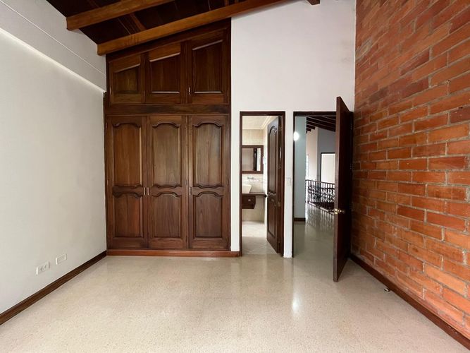 Casa de 5 alcobas en venta en Escobero, Envigado, 340 m² · foto 18 de 20