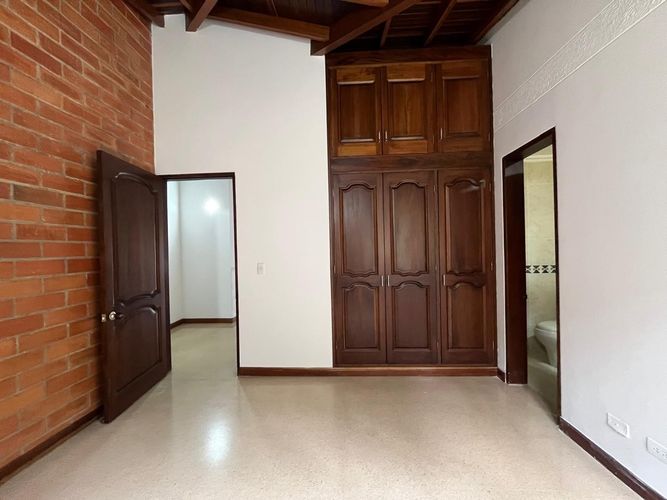 Casa de 5 alcobas en venta en Escobero, Envigado, 340 m² · foto 7 de 20