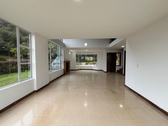 Casa de 5 alcobas en venta en Escobero, Envigado, 340 m² · foto 4 de 20
