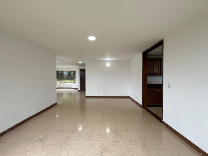 Casa de 5 alcobas en venta en Escobero, Envigado, 340 m² · foto 5 de 20