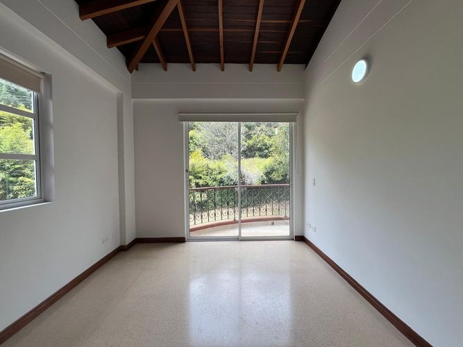 Casa de 5 alcobas en venta en Escobero, Envigado, 340 m² · foto 10 de 20