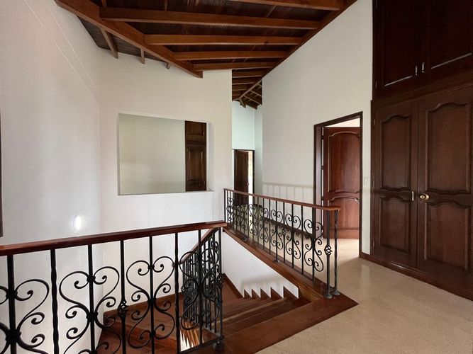 Casa de 5 alcobas en venta en Escobero, Envigado, 340 m² · foto 13 de 20