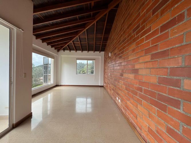 Casa de 5 alcobas en venta en Escobero, Envigado, 340 m² · foto 16 de 20