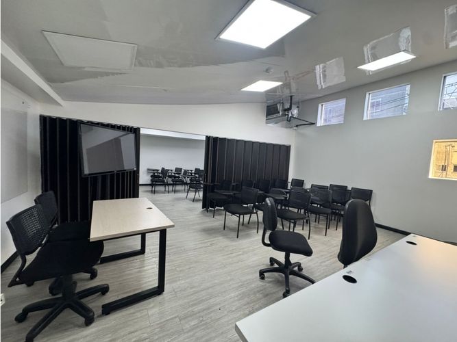 Oficina en arriendo en La Candelaria, Medellín, 1950 m² · foto 10 de 10