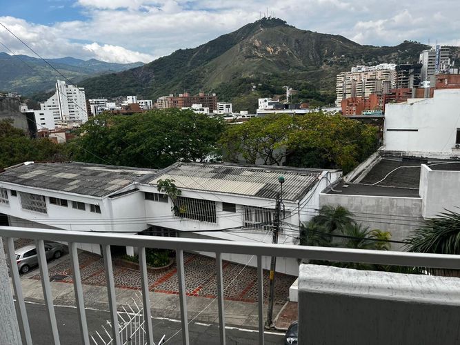Apartamento de 3 alcobas en venta en Arboledas, Cali, 144 m² · foto 5 de 16