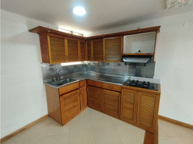 Casa de 5 alcobas en venta en Potrerito, Bello, 41 m² · foto 6 de 24