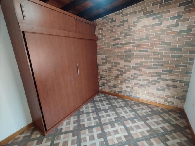 Casa de 5 alcobas en venta en Potrerito, Bello, 41 m² · foto 14 de 24