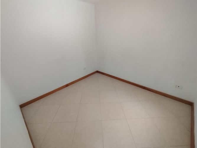 Casa de 5 alcobas en venta en Potrerito, Bello, 41 m² · foto 19 de 24
