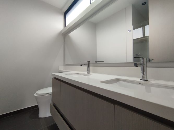 Apartamento de 3 alcobas en arriendo en El Poblado, Medellín, 148 m² · foto 5 de 20