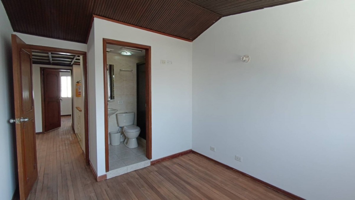 Casa en venta en Los Andes, Bogotá · foto 11 de 24