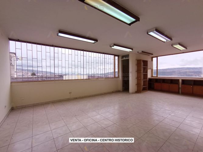 Oficina en venta en Centro Historico, Tunja, 40 m² · foto 2 de 10