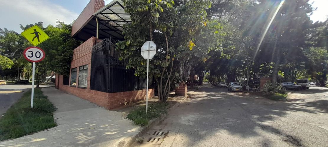 Local en arriendo en San Joaquin, Cali, 90 m² · foto 2 de 8