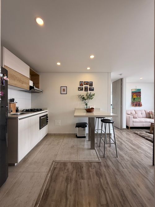 Apartaestudio en venta en Cedritos, Bogotá, 40 m² · foto 2 de 8