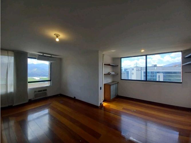Apartamento de 2 alcobas en arriendo en Milla De Oro, Medellín, 183 m² · foto 7 de 22