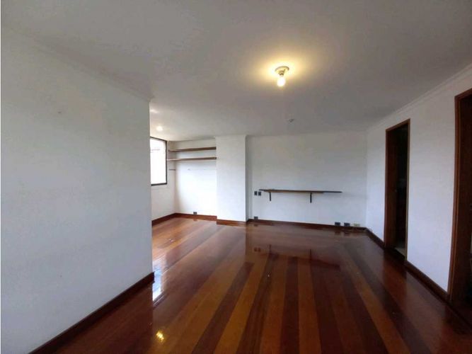 Apartamento de 2 alcobas en arriendo en Milla De Oro, Medellín, 183 m² · foto 20 de 22