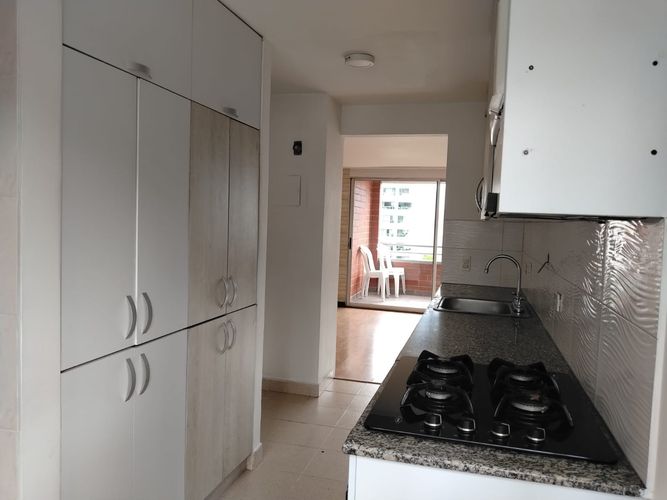 Apartamento de 3 alcobas en arriendo en El Poblado, Medellín, 124 m² · foto 4 de 17