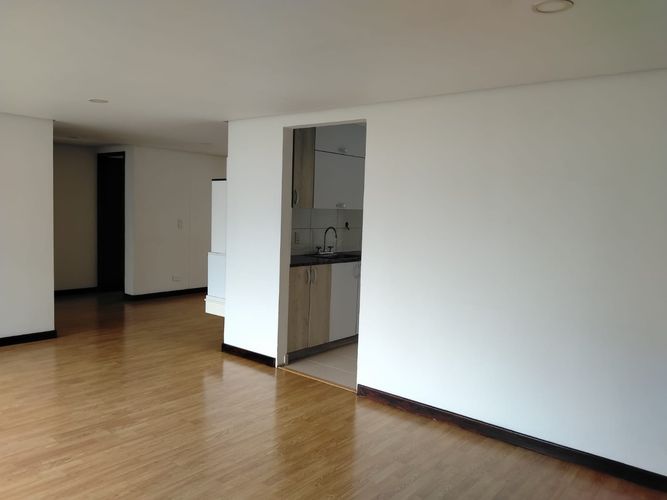 Apartamento de 3 alcobas en arriendo en El Poblado, Medellín, 124 m² · foto 10 de 17