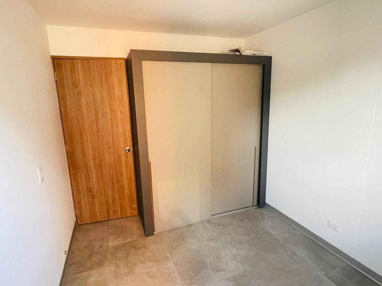 Apartamento en venta en Toledo, La Estrella · foto 8 de 24