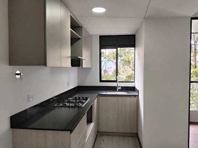 Apartamento de 3 alcobas en arriendo en La Florida, Medellín, 76 m² · foto 5 de 19