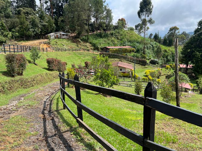 Casa de 4 alcobas en venta en El Molino, Guarne, 120 m² · foto 18 de 24