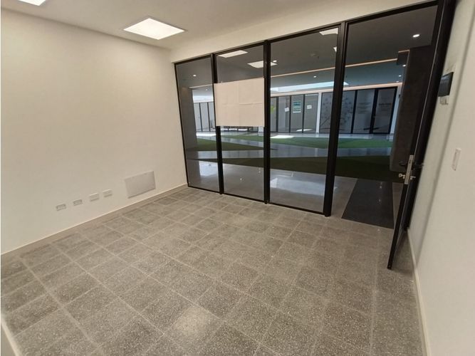 Consultorio en venta en Laureles, Medellín, 31 m² · foto 2 de 15