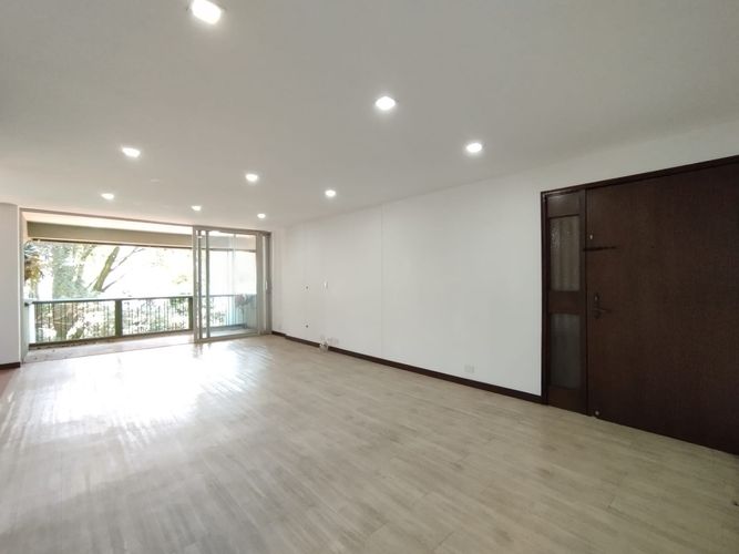 Apartamento de 3 alcobas en arriendo en El Poblado, Medellín, 140 m² · foto 4 de 19