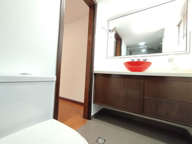 Apartamento de 3 alcobas en arriendo en El Poblado, Medellín, 140 m² · foto 13 de 19