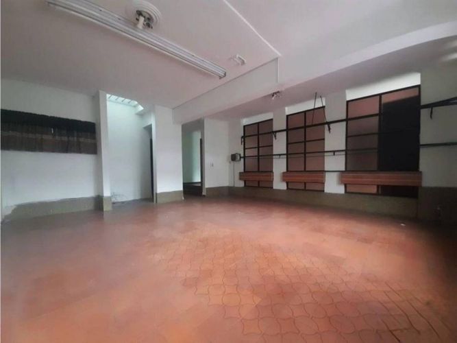 Casa de 6 alcobas en arriendo en Belen Alameda, Medellín, 330 m² · foto 5 de 21