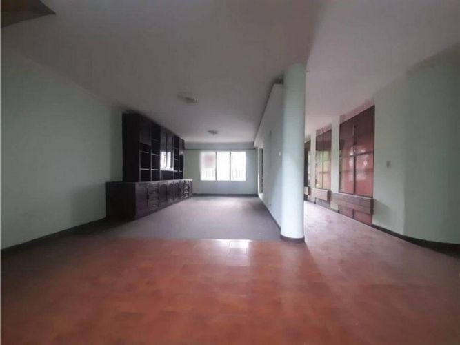 Casa de 6 alcobas en arriendo en Belen Alameda, Medellín, 330 m² · foto 7 de 21