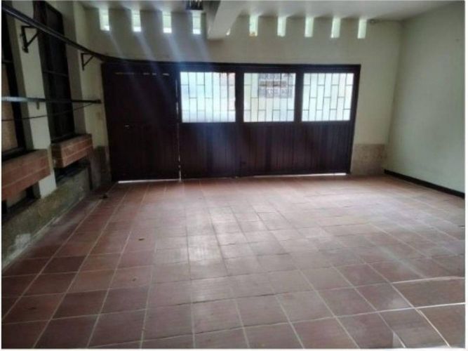 Casa de 6 alcobas en arriendo en Belen Alameda, Medellín, 330 m² · foto 9 de 21