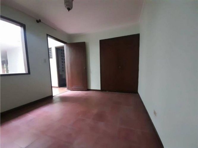 Casa de 6 alcobas en arriendo en Belen Alameda, Medellín, 330 m² · foto 15 de 21