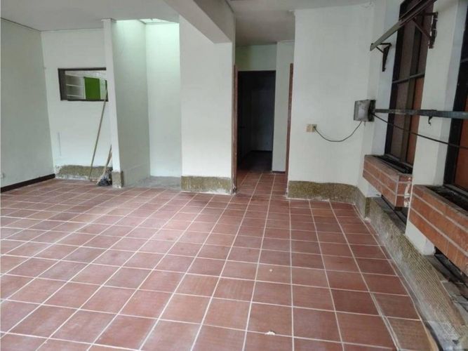 Casa de 6 alcobas en arriendo en Belen Alameda, Medellín, 330 m² · foto 16 de 21
