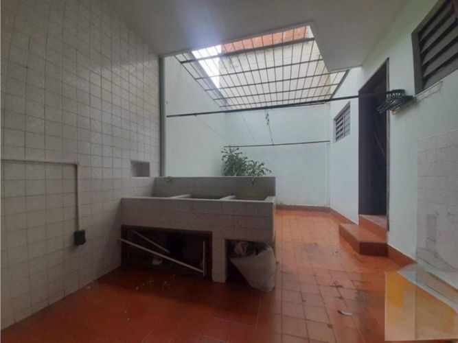 Casa de 6 alcobas en arriendo en Belen Alameda, Medellín, 330 m² · foto 19 de 21