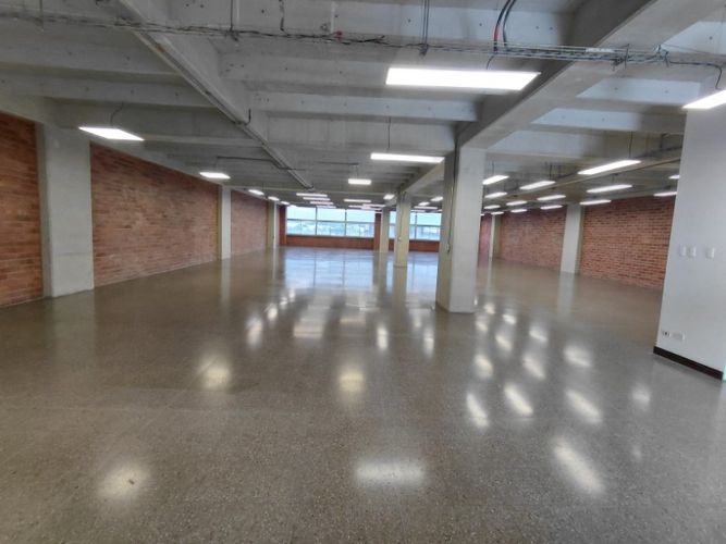 Oficina en arriendo en Shellmar, Medellín · foto 7 de 22