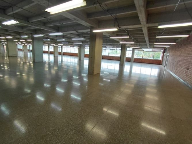 Oficina en arriendo en Shellmar, Medellín · foto 12 de 22