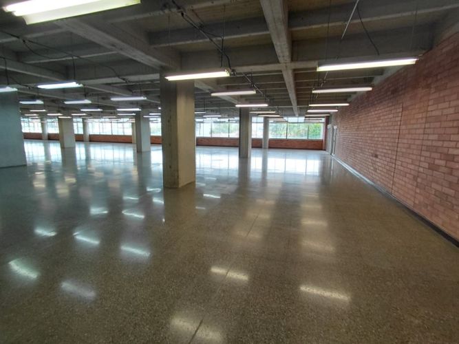 Oficina en arriendo en Shellmar, Medellín · foto 13 de 22