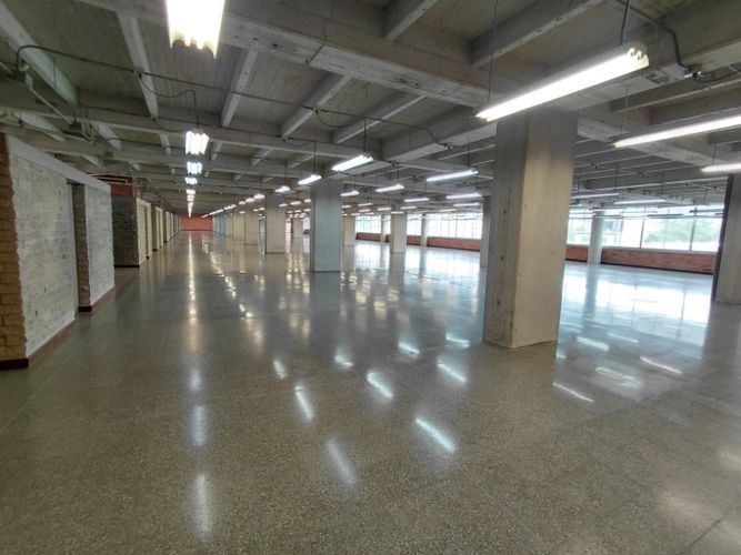 Oficina en arriendo en Shellmar, Medellín · foto 14 de 22
