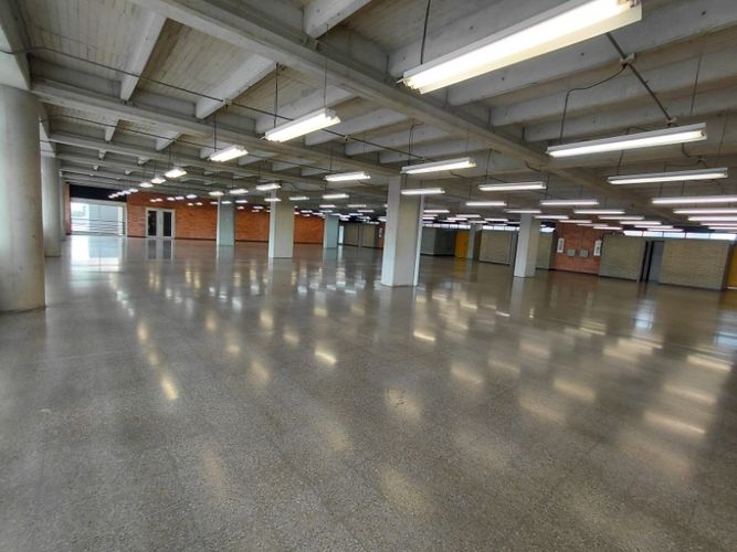 Oficina en arriendo en Shellmar, Medellín · foto 16 de 22