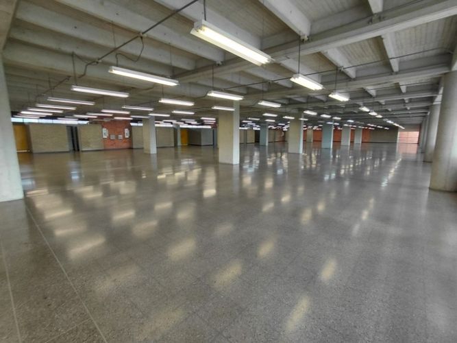 Oficina en arriendo en Shellmar, Medellín · foto 18 de 22