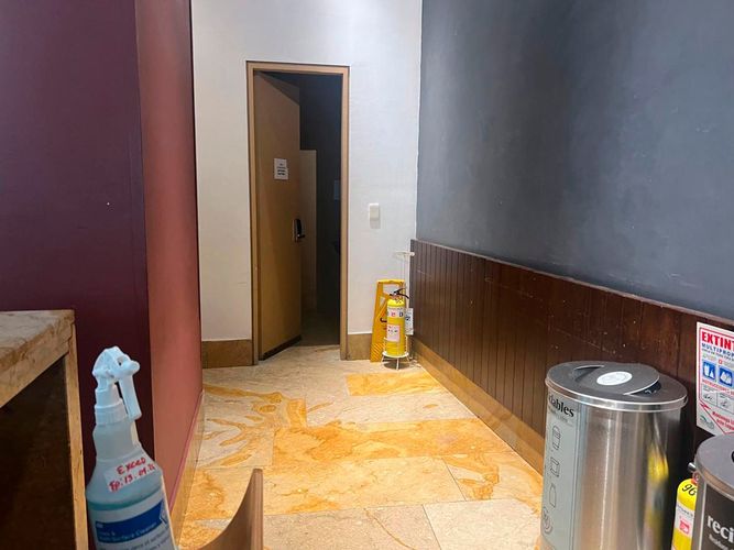 Local en venta en El Poblado, Medellín, 92 m² · foto 2 de 13