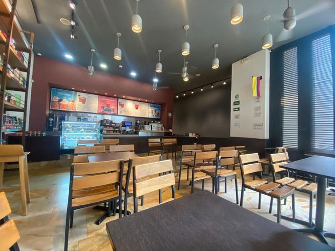 Local en venta en El Poblado, Medellín, 92 m² · foto 4 de 13