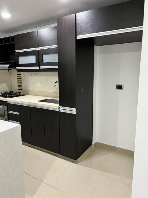 Apartamento de 2 alcobas en arriendo en Rodeo Alto, Medellín, 55 m² · foto 2 de 19