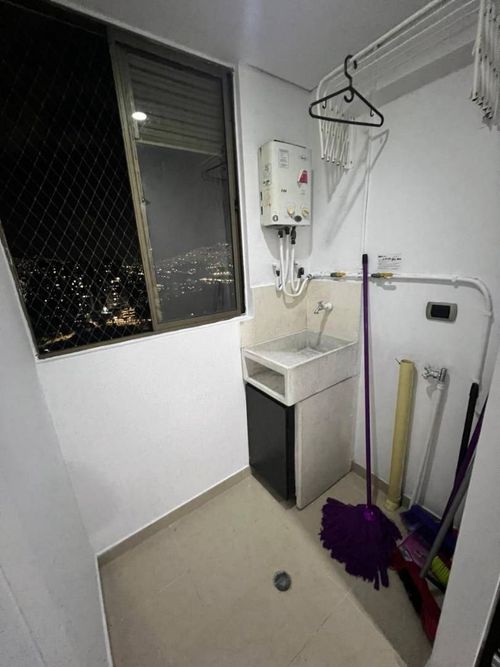 Apartamento de 2 alcobas en arriendo en Rodeo Alto, Medellín, 55 m² · foto 14 de 19