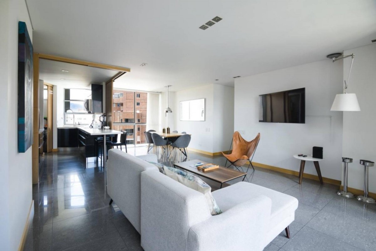 Apartamento en arriendo en Lalinde, Medellín · foto 2 de 20