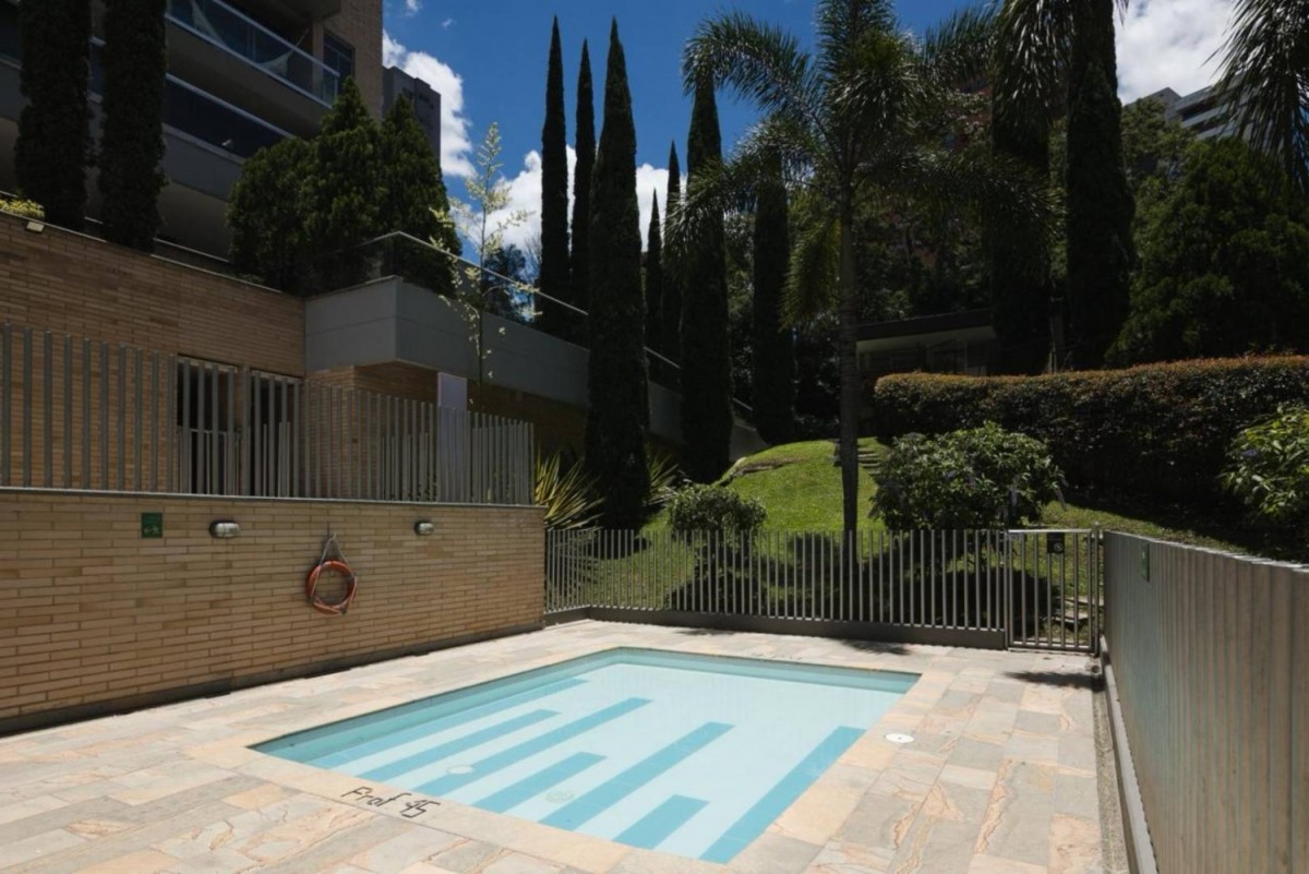 Apartamento en arriendo en Lalinde, Medellín · foto 17 de 20