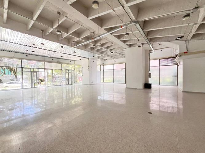 Local en arriendo en Zuñiga, Envigado, 259 m² · foto 2 de 9