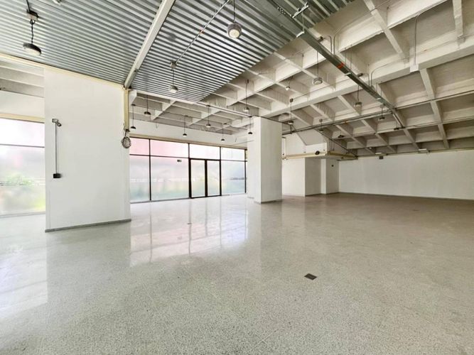 Local en arriendo en Zuñiga, Envigado, 259 m² · foto 3 de 9