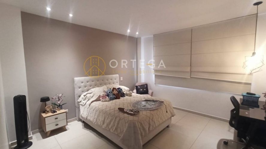 Casa de 4 alcobas en venta en Terrazas De Menzuli, Floridablanca, 424 m² · foto 23 de 24